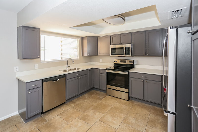 2,470/Mo, 335 E Harwell Rd Gilbert, AZ 85234 Kitchen View