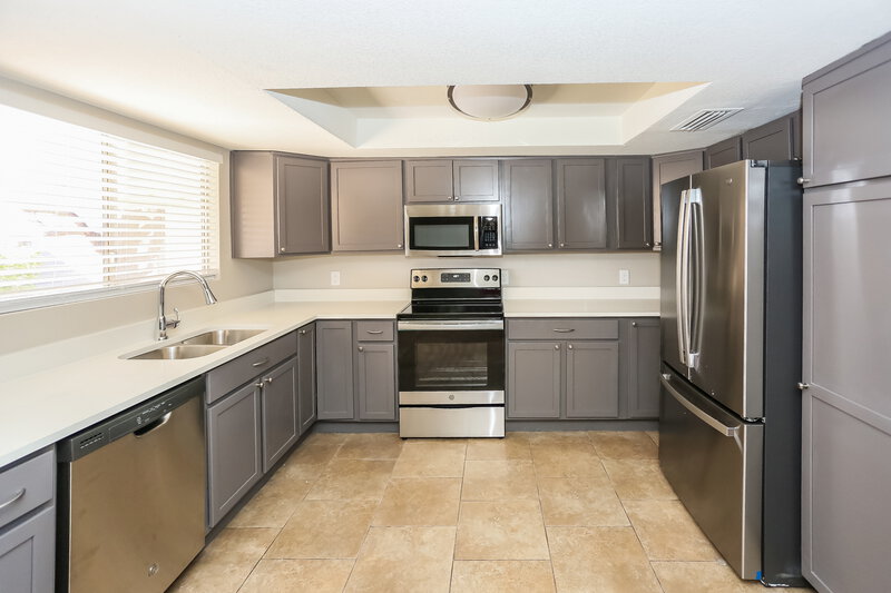 2,470/Mo, 335 E Harwell Rd Gilbert, AZ 85234 Kitchen View 2