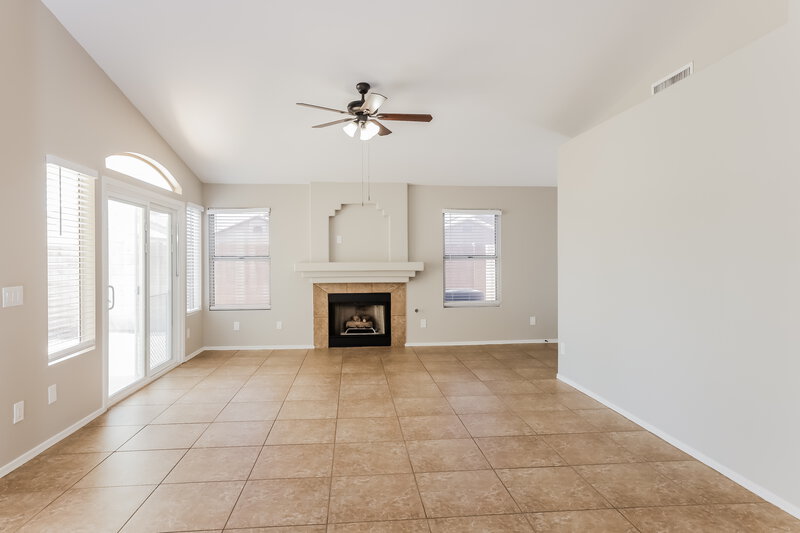 2,350/Mo, 18639 N 2nd Ave Phoenix, AZ 85027 Living Room View 2