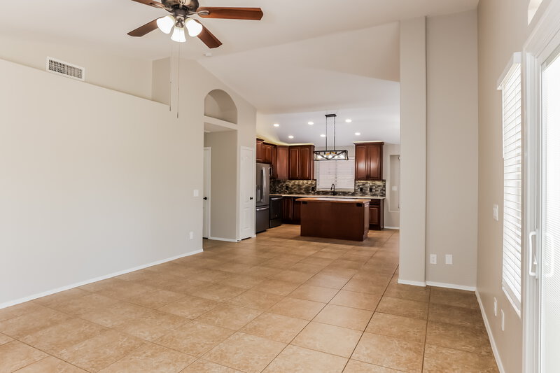 2,350/Mo, 18639 N 2nd Ave Phoenix, AZ 85027 Living Room View 3