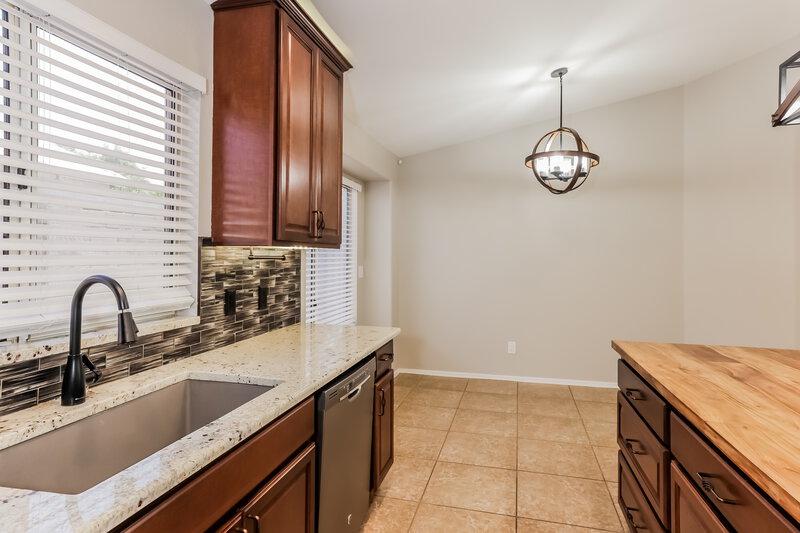 2,350/Mo, 18639 N 2nd Ave Phoenix, AZ 85027 Kitchen View