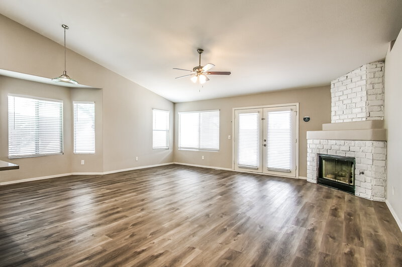 3,345/Mo, 4317 W Electra Ln Glendale, AZ 85310 Living Room View 2