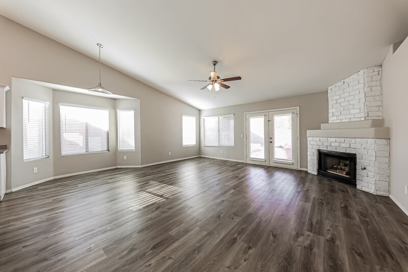 3,380/Mo, 4317 W Electra Ln Glendale, AZ 85310 Living Room View 3