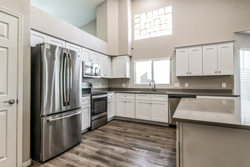 3,345/Mo, 4317 W Electra Ln Glendale, AZ 85310 Kitchen View 2