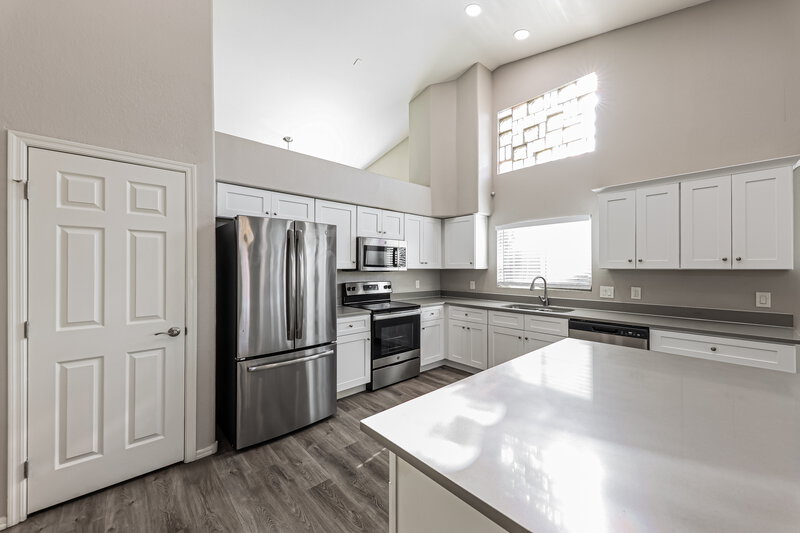 3,380/Mo, 4317 W Electra Ln Glendale, AZ 85310 Kitchen View