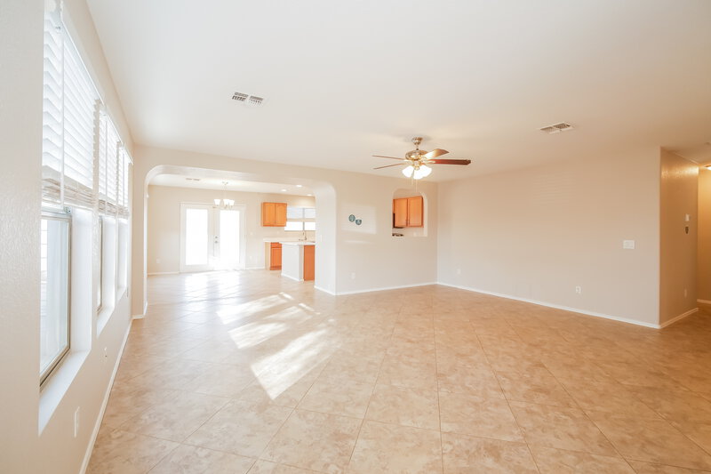 2,210/Mo, 1152 S Grenoble Mesa, AZ 85208 Living Room View