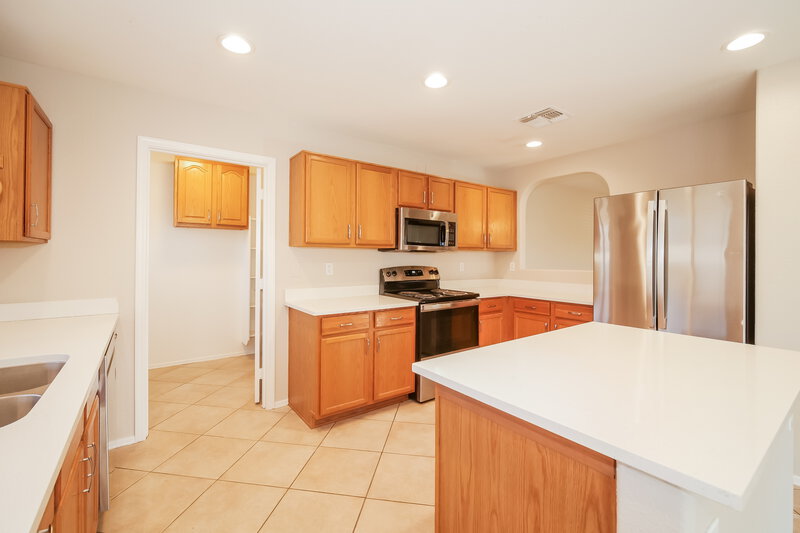 2,210/Mo, 1152 S Grenoble Mesa, AZ 85208 Kitchen View