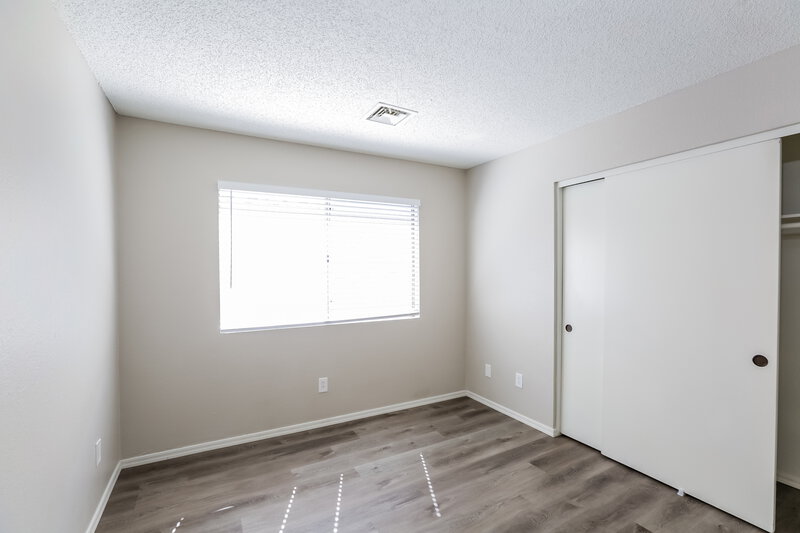 1,935/Mo, 6933 W Nicolet Ave Glendale, AZ 85303 Bedroom View