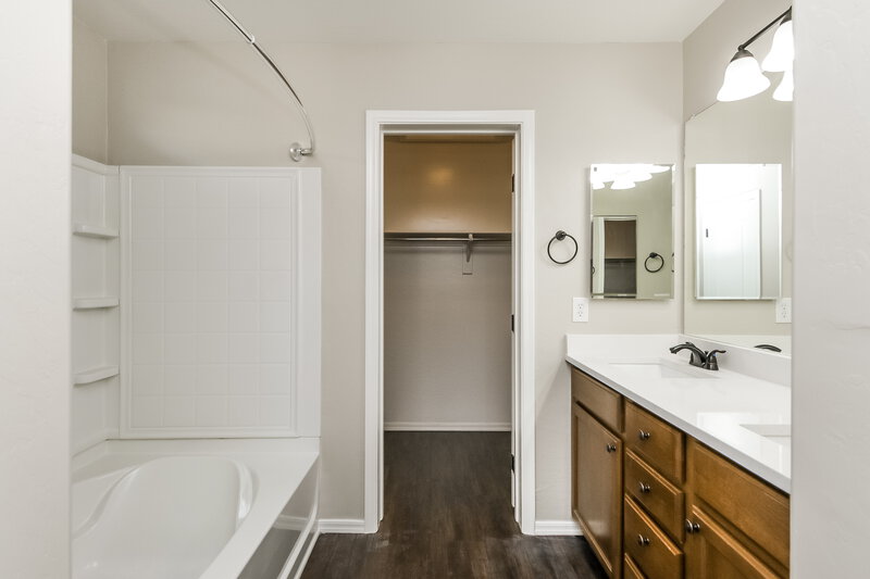 2,265/Mo, 3900 E Gideon Way Gilbert, AZ 85296 Main Bathroom View
