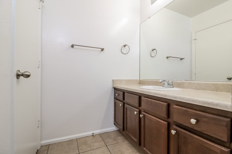 1,870/Mo, 4936 S Rovey Pkwy Buckeye, AZ 85326 Main Bathroom View