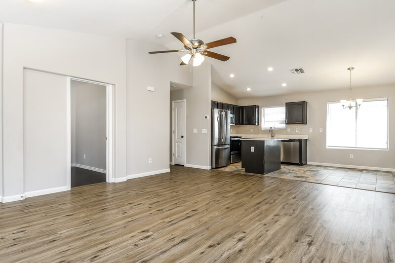 1,820/Mo, 4059 E Aragonite Ln San Tan Valley, AZ 85143 Living Room View 3