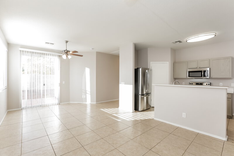 1,990/Mo, 1115 E Grove St Phoenix, AZ 85040 Living Room View