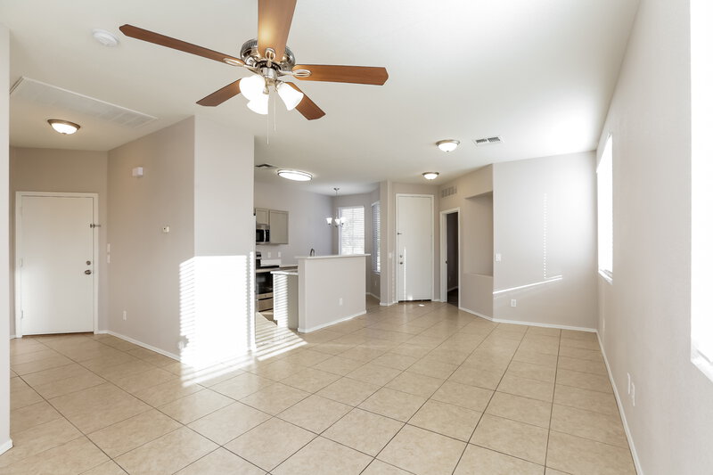 1,990/Mo, 1115 E Grove St Phoenix, AZ 85040 Living Room View 3