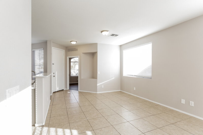 1,990/Mo, 1115 E Grove St Phoenix, AZ 85040 Dining Room View