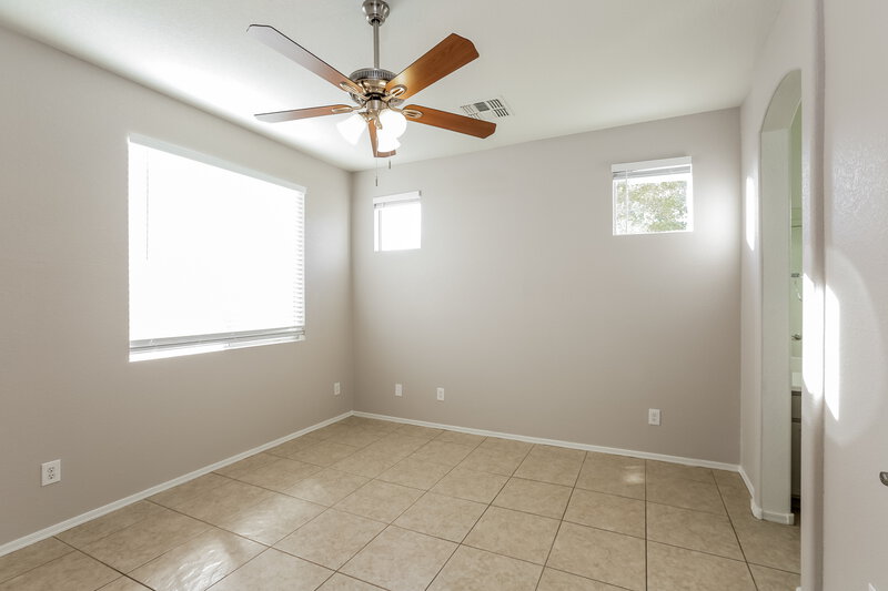 1,990/Mo, 1115 E Grove St Phoenix, AZ 85040 Main Bedroom View