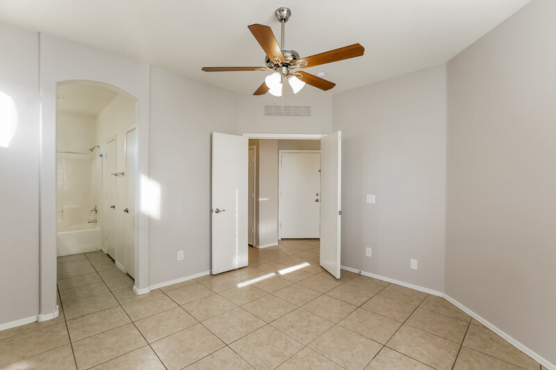 1,990/Mo, 1115 E Grove St Phoenix, AZ 85040 Main Bedroom View 2