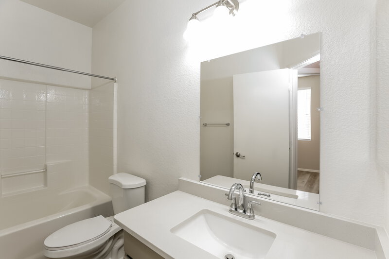 2,025/Mo, 1115 E Grove St Phoenix, AZ 85040 Misc View 16