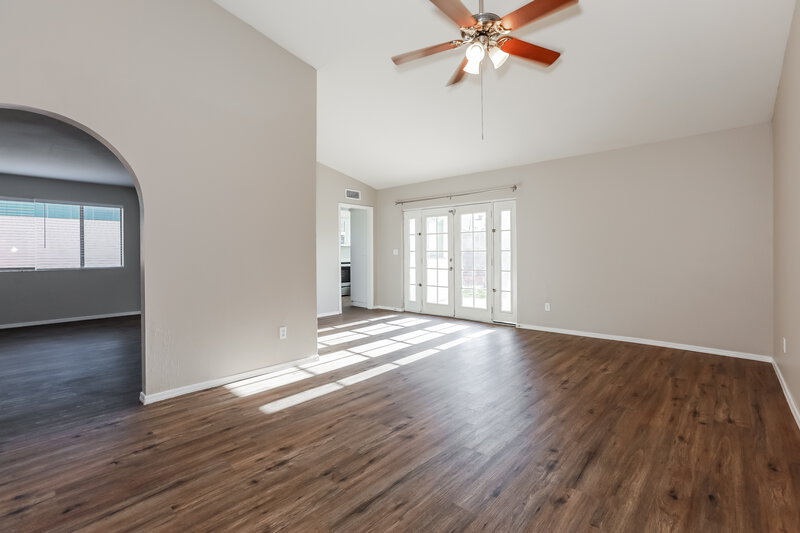 2,555/Mo, 840 S 21st St Mesa, AZ 85204 Living Room View