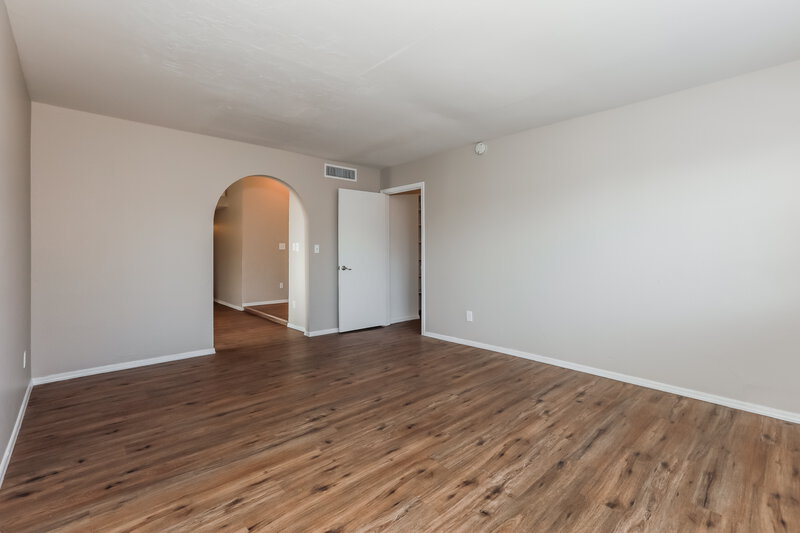 2,555/Mo, 840 S 21st St Mesa, AZ 85204 Family Room View 2