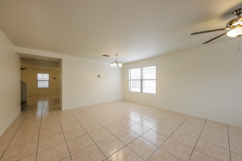 2,810/Mo, 18611 N 22nd St Lot 26 Phoenix, AZ 85024 Living Room View