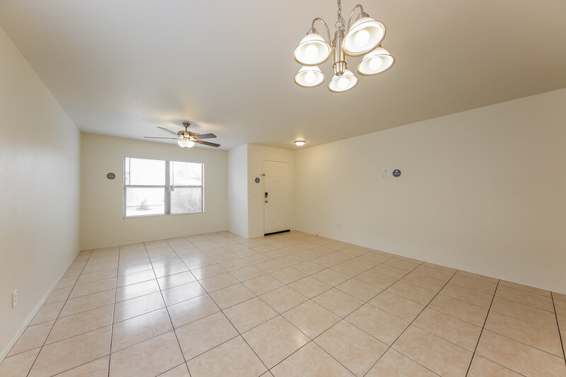 2,810/Mo, 18611 N 22nd St Lot 26 Phoenix, AZ 85024 Dining Room View