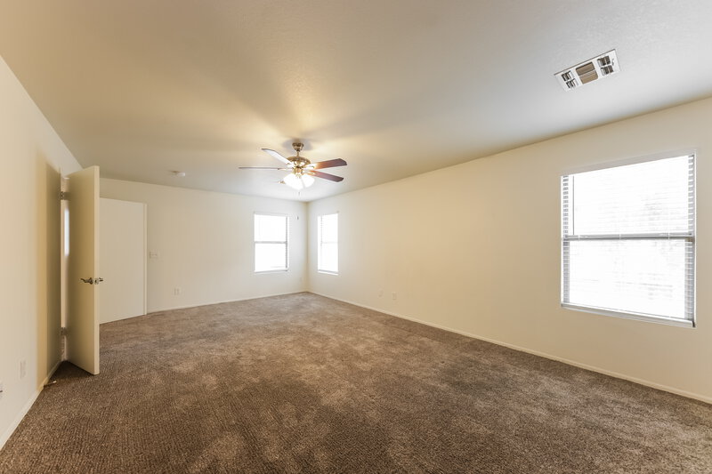 2,810/Mo, 18611 N 22nd St Lot 26 Phoenix, AZ 85024 Main Bedroom View 2