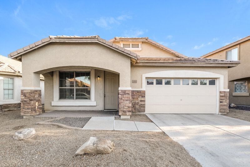 2,010/Mo, 3014 W Donner Dr Phoenix, AZ 85041 External View