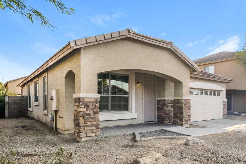 2,010/Mo, 3014 W Donner Dr Phoenix, AZ 85041 Front View