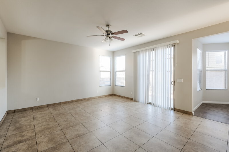 2,010/Mo, 3014 W Donner Dr Phoenix, AZ 85041 Living Room View