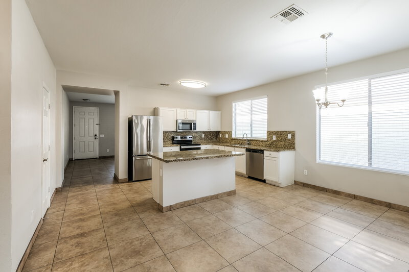 2,010/Mo, 3014 W Donner Dr Phoenix, AZ 85041 Dining Room View