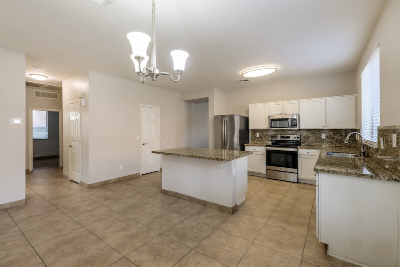2,010/Mo, 3014 W Donner Dr Phoenix, AZ 85041 Dining Room View 2