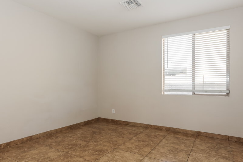 1,990/Mo, 3014 W Donner Dr Phoenix, AZ 85041 Bedroom View 2