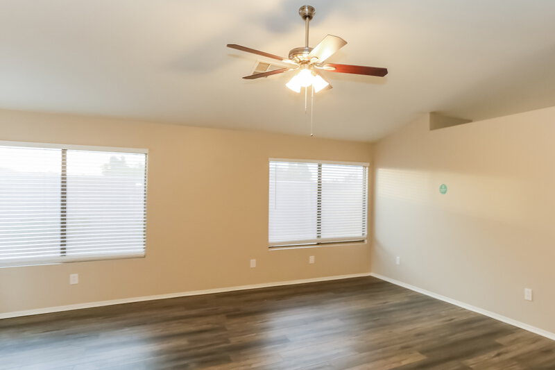 2,185/Mo, 2002 E Saratoga St Gilbert, AZ 85296 Living Room View 2