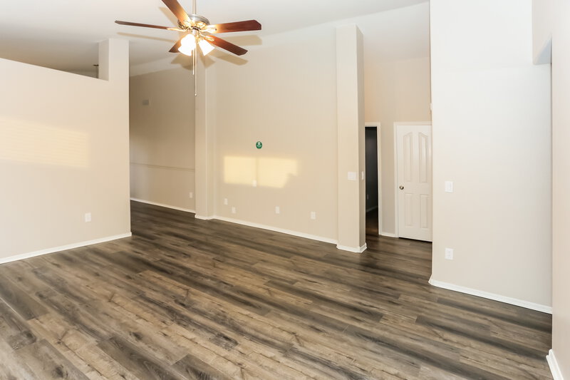 2,185/Mo, 2002 E Saratoga St Gilbert, AZ 85296 Living Room View 4