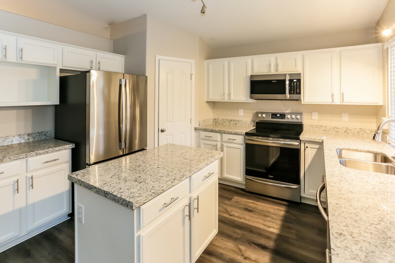 2,185/Mo, 2002 E Saratoga St Gilbert, AZ 85296 Kitchen View