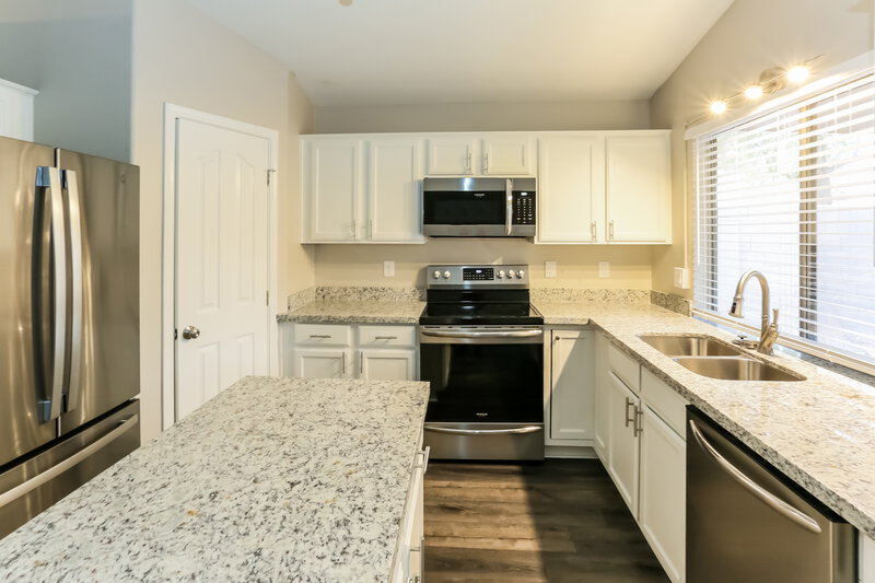 2,185/Mo, 2002 E Saratoga St Gilbert, AZ 85296 Kitchen View 2