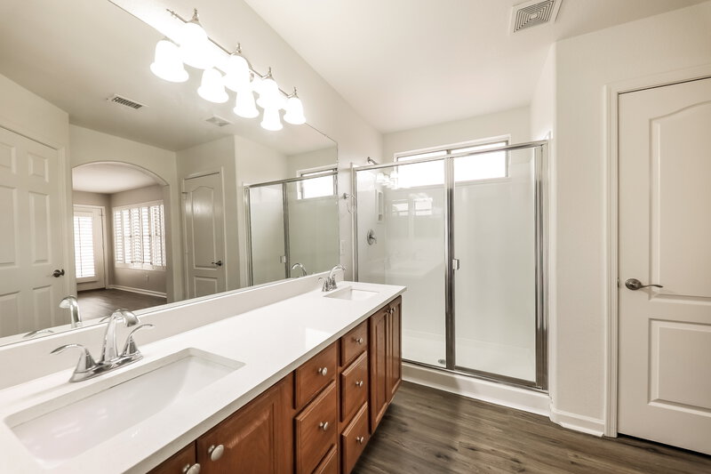 2,695/Mo, 10014 W Irma Ln Peoria, AZ 85382 Main Bathroom View