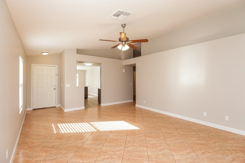 3,050/Mo, 631 N Williams St Chandler, AZ 85225 Living Room View 4