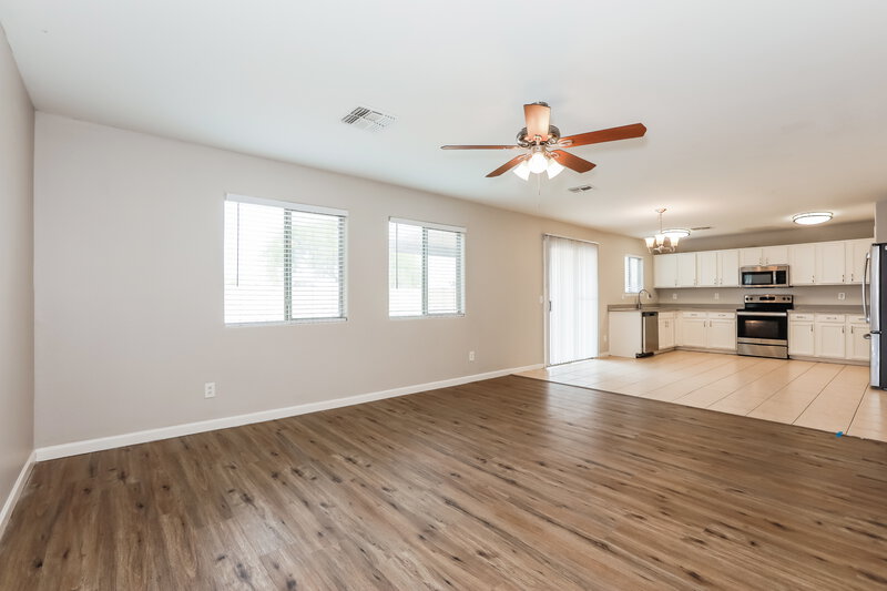 2,030/Mo, 1836 E Silversmith Trail San Tan Valley, AZ 85143 Family Room View