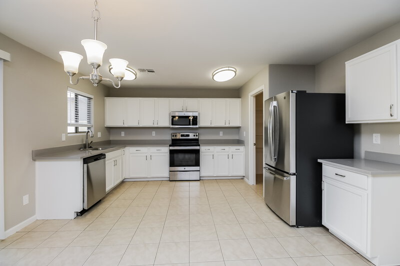 2,005/Mo, 1836 E Silversmith Trail San Tan Valley, AZ 85143 Kitchen View