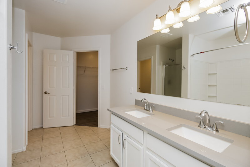 2,005/Mo, 1836 E Silversmith Trail San Tan Valley, AZ 85143 Main Bathroom View