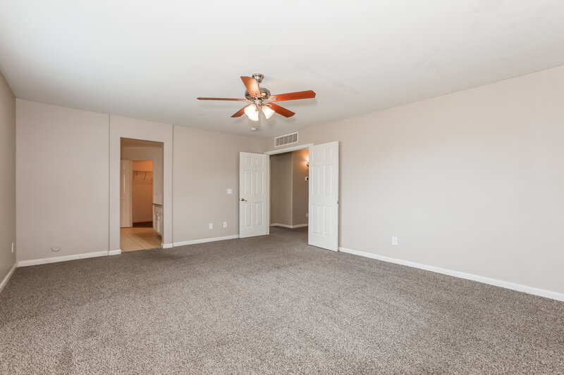 2,030/Mo, 1836 E Silversmith Trail San Tan Valley, AZ 85143 Main Bedroom View 2
