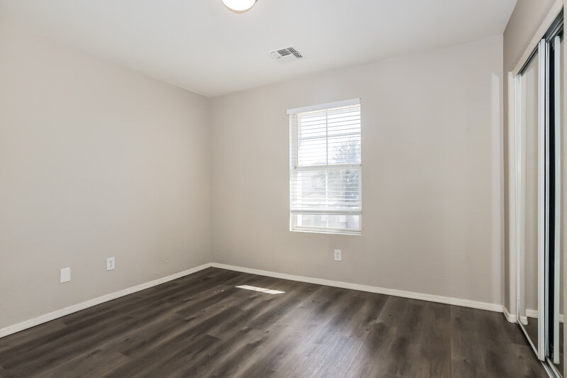 1,825/Mo, 5208 W Warner St Phoenix, AZ 85043 Bedroom View 2