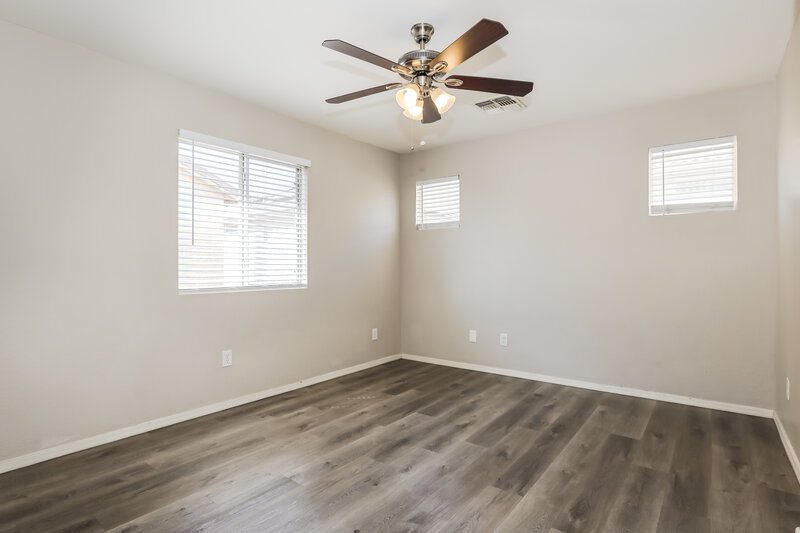 1,825/Mo, 5208 W Warner St Phoenix, AZ 85043 Bedroom View 4