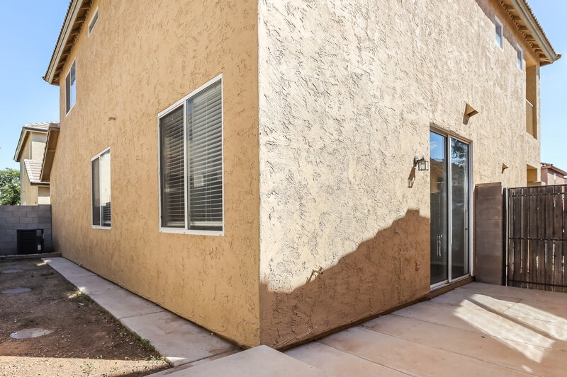 1,825/Mo, 5208 W Warner St Phoenix, AZ 85043 Rear View