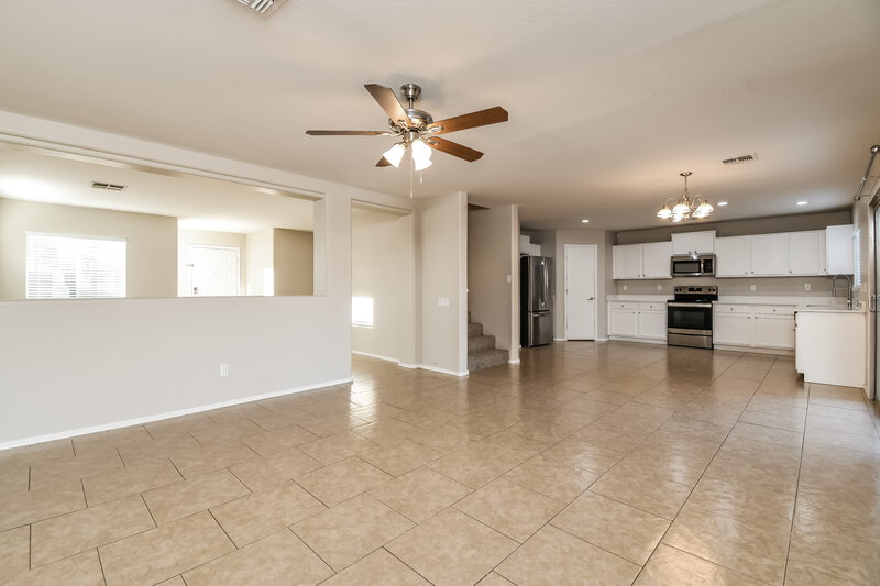 3,050/Mo, 1729 E Christopher St San Tan Valley, AZ 85140 Living Room View