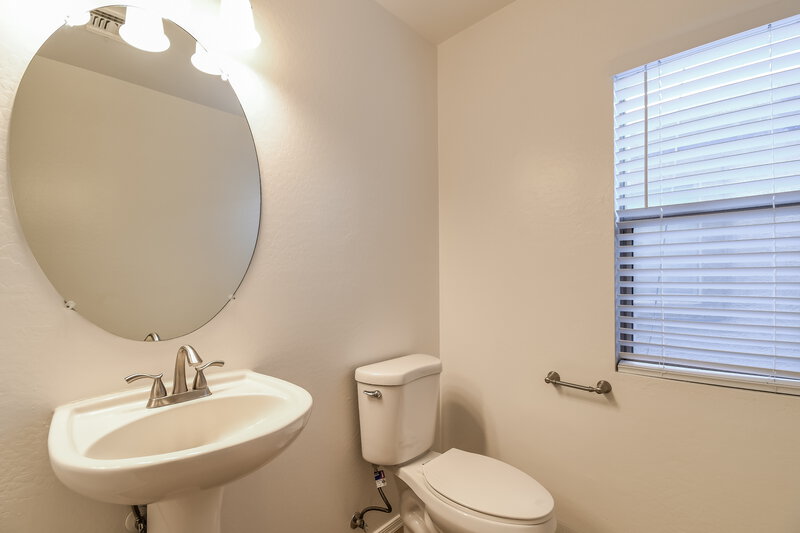 3,050/Mo, 1729 E Christopher St San Tan Valley, AZ 85140 Bathroom View