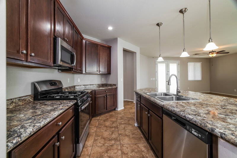 2,220/Mo, 7543 W Darrel Rd Laveen, AZ 85339 Kitchen View
