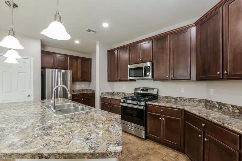 2,340/Mo, 7543 W Darrel Rd Laveen, AZ 85339 Kitchen View