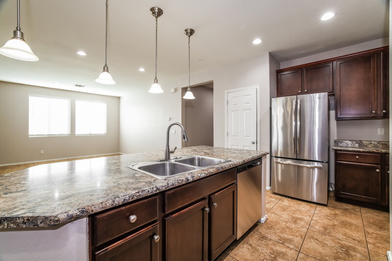 2,220/Mo, 7543 W Darrel Rd Laveen, AZ 85339 Kitchen View 3